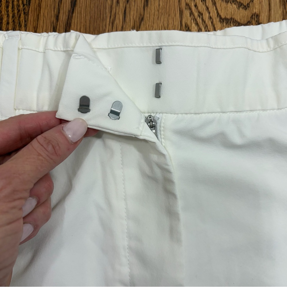 Nike White Elastic Waistband Athletic Shorts - Picture 4 of 7